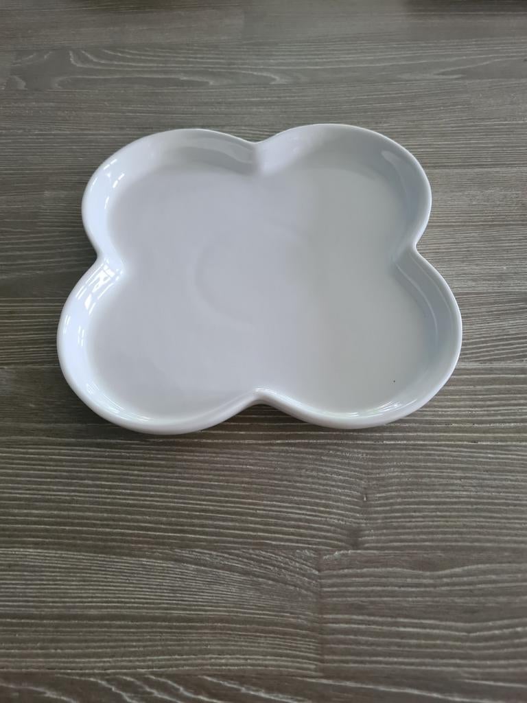 Nieuw aardewerk serveerschaal Yong Wit, Nieuw, Ophalen of Verzenden, Schaal of Schalen, Overige stijlen