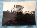 persfoto DAF 95 X1 en X2 Paris-Dakar 1988 – zwartwit, Ophalen of Verzenden, Zo goed als nieuw, Auto's