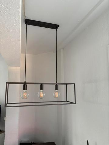 Industriële hanglamp beschikbaar voor biedingen