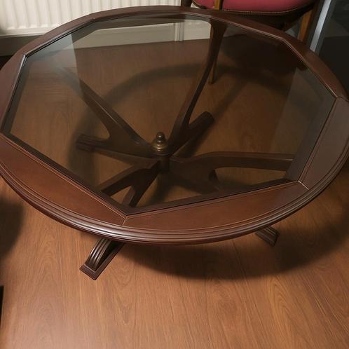 Noten Salontafel met Glazen Blad, Huis en Inrichting, Tafels | Salontafels, Gebruikt, Minder dan 50 cm, 50 tot 100 cm, 50 tot 100 cm