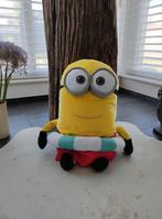 Grote Minion Knuffel met Zwemband (60 cm)+ 2 kleine minions, Ophalen of Verzenden, Zo goed als nieuw, Overige typen