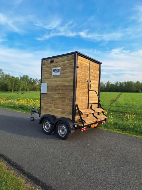 Sfeervolle toiletwagen te huur!, Hobby en Vrije tijd, Feestartikelen | Verhuur, Nieuw, Ophalen