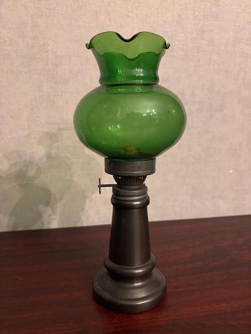 Petroleum, olielamp beschikbaar voor biedingen