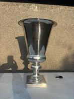 Grote aluminium vaas 46cm hoog en 30 cm  diep., Overige materialen, Overige kleuren, Ophalen of Verzenden, Zo goed als nieuw