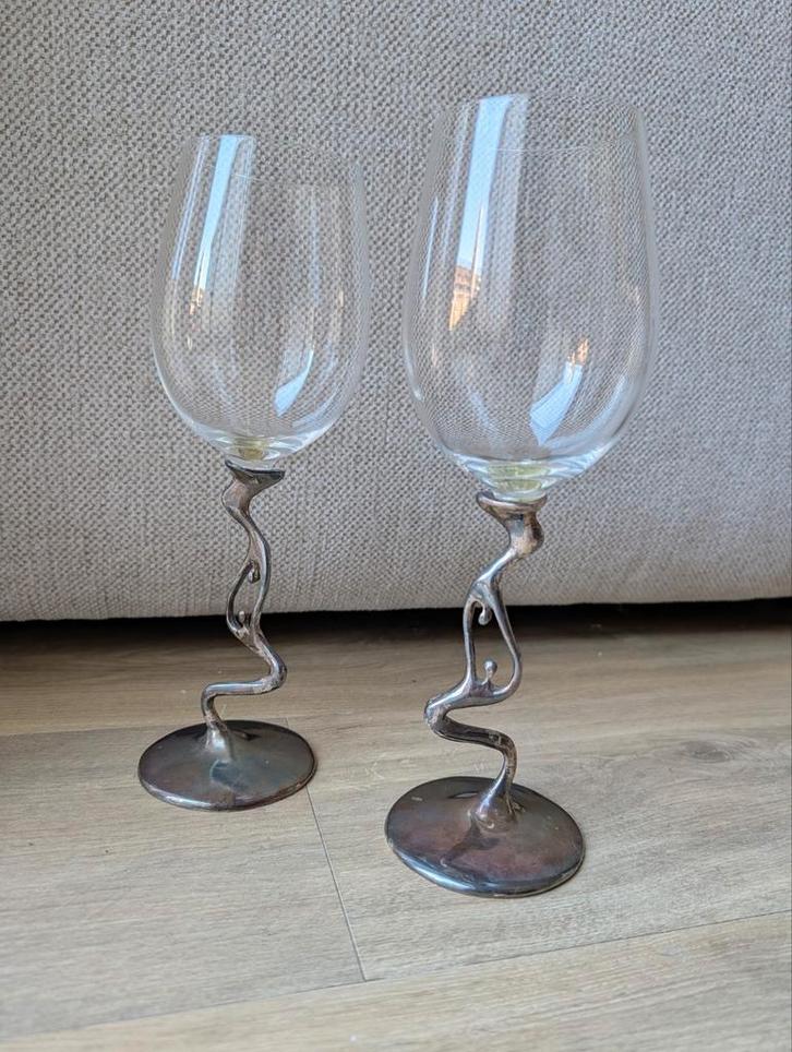 Set van 2 grote kunstzinnige wijnglazen – Corry Ammerlaan (A, Antiek en Kunst, Antiek | Glas en Kristal, Ophalen of Verzenden