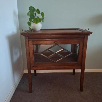 Vintage theekastje | Incl. dienblad beschikbaar voor biedingen