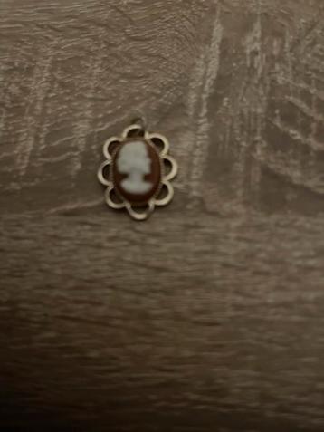 Camee Hanger Verguld beschikbaar voor biedingen