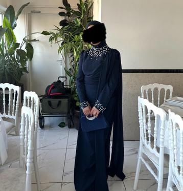 Feestjurk beschikbaar voor biedingen