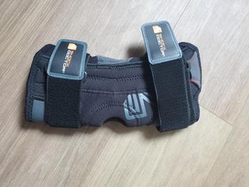 Kniebrace shockdoctor beschikbaar voor biedingen