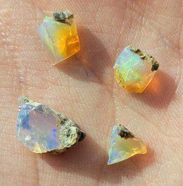 Lot 4x Welo Opaal Ethiopië Opalen edelsteen natuursteen  beschikbaar voor biedingen