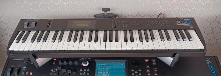 Korg X5D met JayB soundset, Muziek en Instrumenten, Synthesizers, Zo goed als nieuw, 61 toetsen, Korg, Met midi-aansluiting, Ophalen