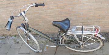 Groene dames batavus fiets beschikbaar voor biedingen