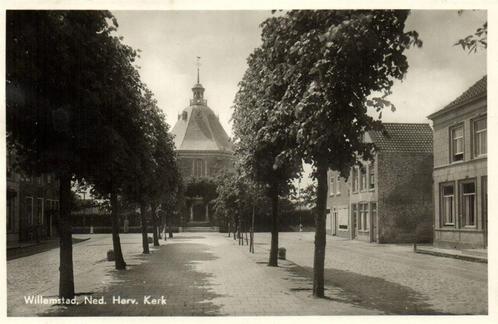 Willemstad, Ned. Herv. Kerk - 1951 gelopen, Verzamelen, Ansichtkaarten | Nederland, Ongelopen, 1940 tot 1960, Ophalen of Verzenden
