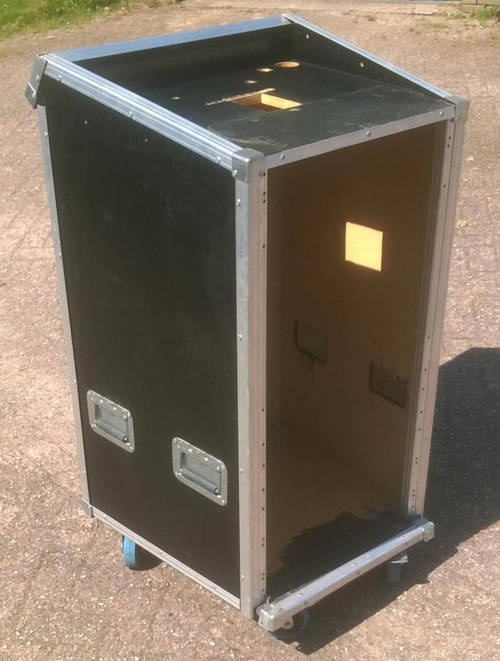DJ-Booth op wielen 19 inch 20HE tbv apparatuur, Muziek en Instrumenten, Behuizingen en Koffers, Gebruikt, Overige instrumenten