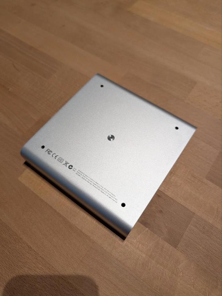 Apple VESA Mount Adapter Kit – origineel (A1313), Computers en Software, Monitoren, Zo goed als nieuw, 60 Hz of minder, Thunderbolt