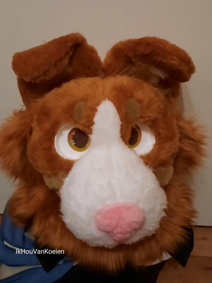 fursuit hoofd/head hond  bruin wit roze furry, Hobby en Vrije tijd, Kostuums, Theaterbenodigdheden en LARP, Zo goed als nieuw