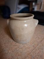 Oude grote grespot met oren, Ophalen, Gebruikt, Mand, Rond