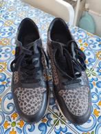Sneaker zwart met panterprint, maat 41, Ophalen of Verzenden, Zo goed als nieuw, Zwart, Sneakers of Gympen