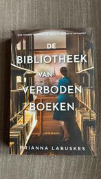 Brianna Labuskes - de bibliotheek van verboden boeken, Ophalen of Verzenden, Zo goed als nieuw