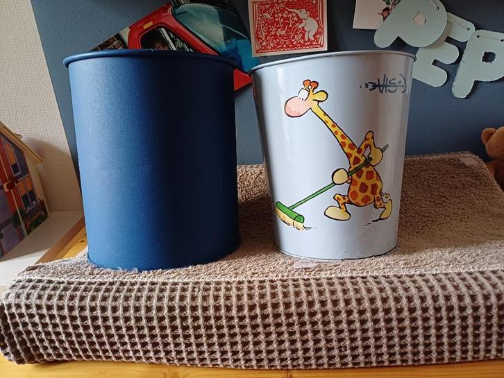 Prullenbak, Huis en Inrichting, Woonaccessoires | Prullenbakken, Gebruikt, Metaal, Minder dan 50 cm, minder dan 10 liter, Ophalen of Verzenden