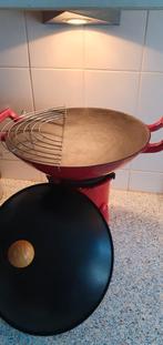 Zware gietijzeren wok met deksel en warmhoudrekje., Ophalen of Verzenden, Zo goed als nieuw, Wok