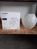 IKEA tafellamp , type Knubbig , in Nieuwstaat voor 5,-, Huis en Inrichting, Lampen | Tafellampen, Minder dan 50 cm, Glas, Ophalen of Verzenden