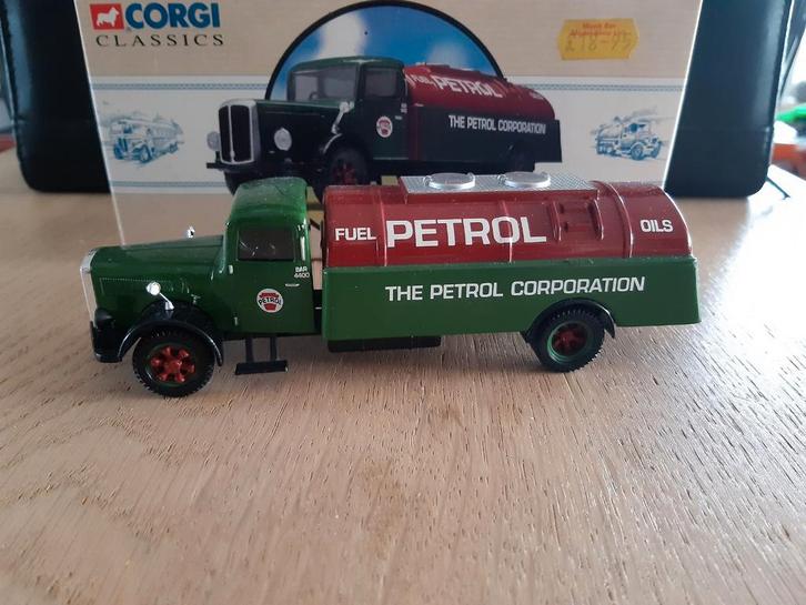 Corgi Classics 98449 White Petrol Tanker, Hobby en Vrije tijd, Modelauto's | 1:50, Zo goed als nieuw, Bus of Vrachtwagen, Corgi