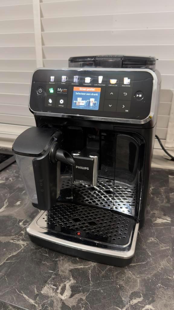 Philips 5400 latte go volautomaat espresso machine (zwart), Witgoed en Apparatuur, Koffiezetapparaten, Zo goed als nieuw, Espresso apparaat