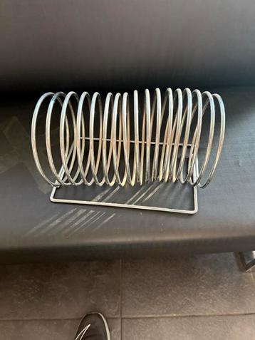 Metalen Tijdschriftenrek houder beschikbaar voor biedingen