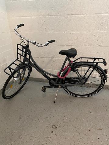 Grijze fiets dames met voordrager - goede staat beschikbaar voor biedingen