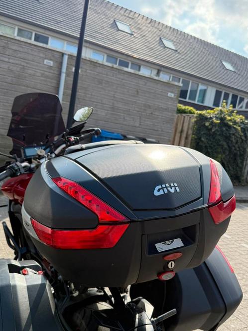 GIVI V47 Topkoffer incl drager Yamaha MT-09 Tracer 900, Motoren, Accessoires | Koffers en Tassen, Ophalen