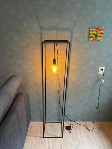 Vloerlamp Marit – KARWEI – Zwart, modern  beschikbaar voor biedingen