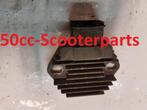 Spanningsregelaar Honda Chiocciola Nes 125 Gebruikt 31600-KF, Ophalen of Verzenden, 50ccscooterparts, Info@50cc-scooterparts.nl