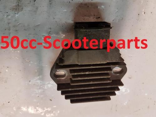 Spanningsregelaar Honda Chiocciola Nes 125 Gebruikt 31600-KF, Motoren, Tuning en Styling, Ophalen of Verzenden