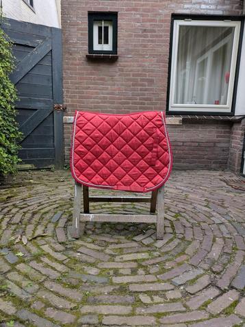 Rood dekje Pagony (cob) beschikbaar voor biedingen