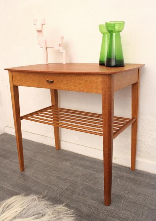 Bijzettafeltje jaren 60 Deens- vintage mid century design, Huis en Inrichting, Tafels | Bijzettafels, Gebruikt, Rechthoekig, Hout