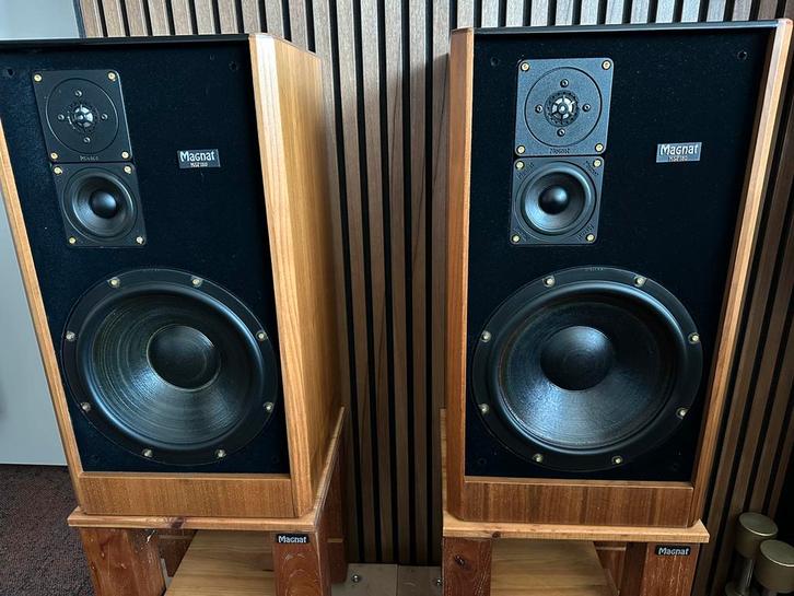 Magnat MSP-180, mahonie evt. met stands. Deal met AMP kan!, Audio, Tv en Foto, Luidsprekers, Gebruikt, Front, Rear of Stereo speakers