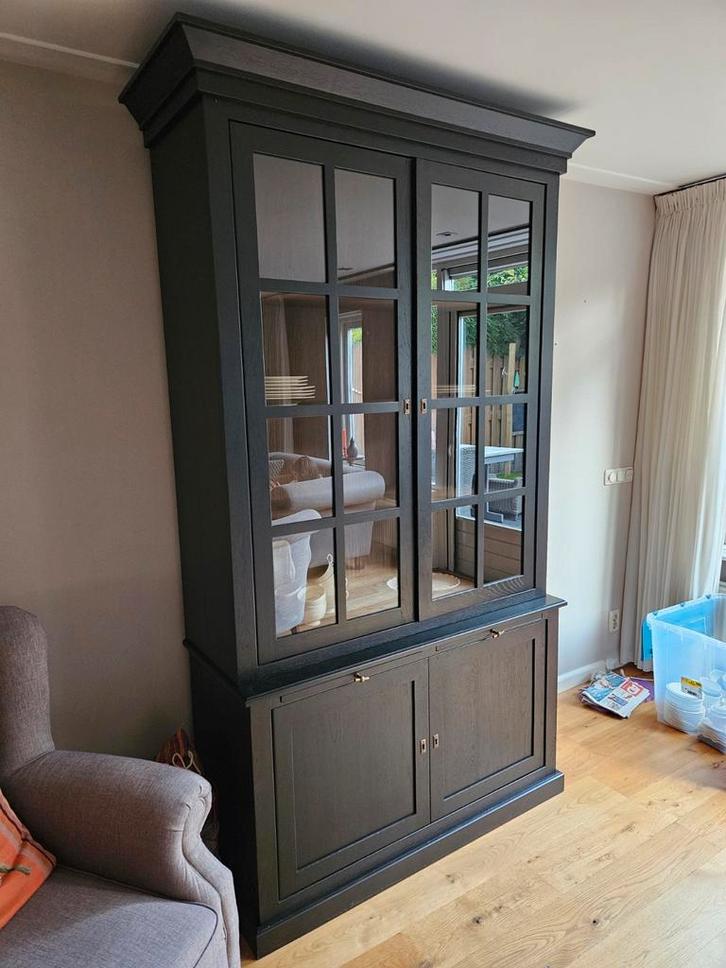 Houten servies kast zwart, Huis en Inrichting, Kasten | Buffetkasten, Gebruikt, 200 cm of meer, 25 tot 50 cm, Glas, Ophalen