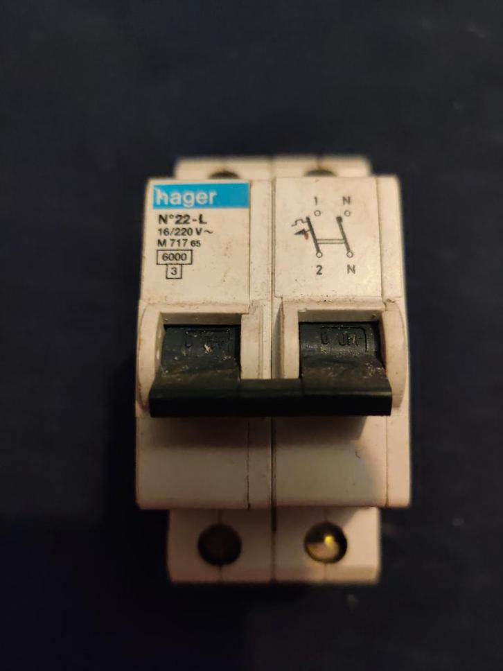 Hager Installatieautomaat B16 No22-L M 717 65, Hobby en Vrije tijd, Elektronica-componenten, Zo goed als nieuw, Ophalen of Verzenden