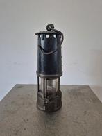 Oude mijnwerkerslamp, Ophalen