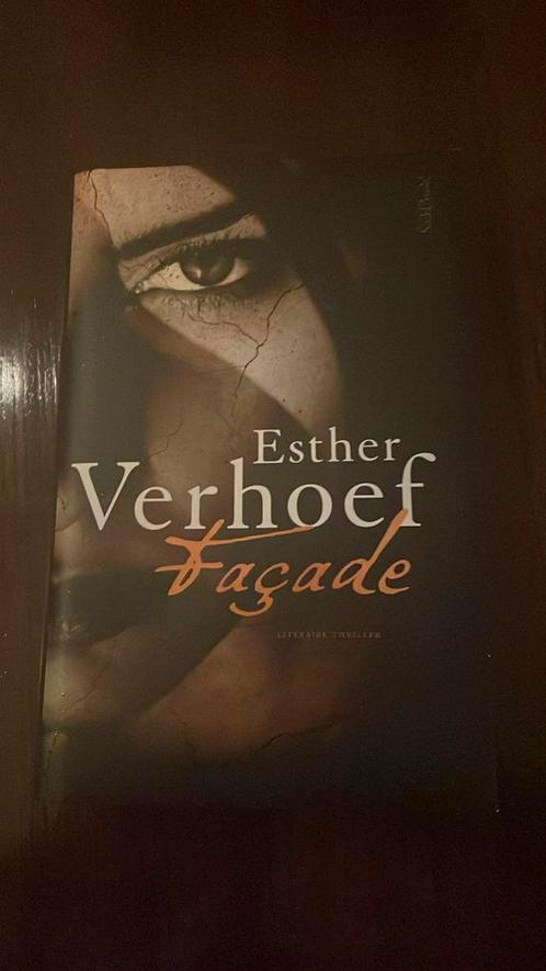 Esther Verhoef - Façade, Boeken, Thrillers, Zo goed als nieuw, Nederland, Ophalen of Verzenden