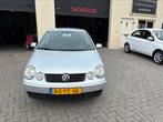 Volkswagen Polo 1.4 55KW 2005 Grijs,Airco,Cruise,trekhaak, Auto's, Voorwielaandrijving, 74 pk, Zwart, 4 cilinders