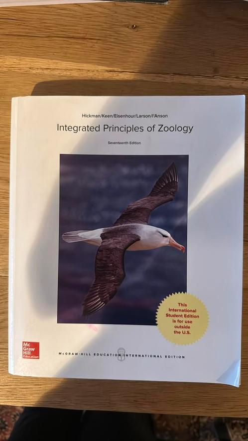 Integrated principles of zoology, Boeken, Studieboeken en Cursussen, Zo goed als nieuw, WO, Beta, Ophalen of Verzenden