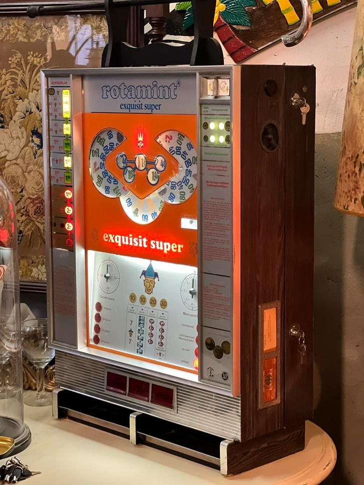 Oude Rotamint wandgokkast omgebouwd naar euros, Verzamelen, Automaten | Gokkasten en Fruitautomaten, Zo goed als nieuw, Euro, Ophalen