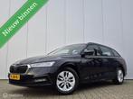 SKODA OCTAVIA COMBI 1.0 E-TSI FULL LED/TREKHAAK/ELEK-KOFFER/, Gebruikt, Euro 6, Parkeersensor, Zwart
