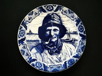 Groot Delfts Blauw wandbord visser met tabakspijp Chemkefa beschikbaar voor biedingen