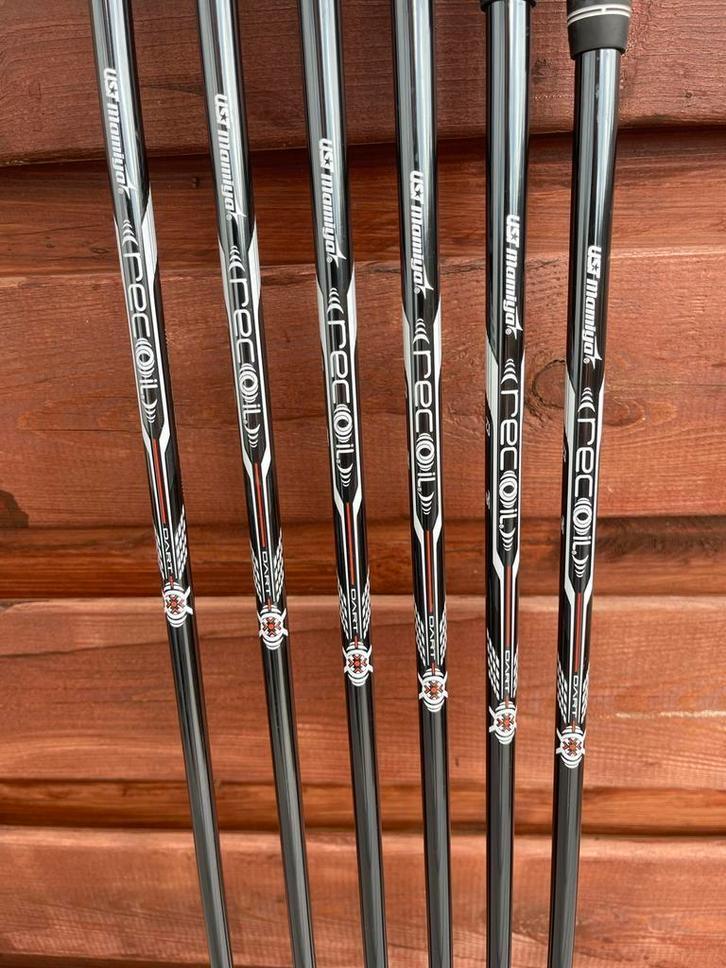 UST Mamiya Recoil Dart 75GR  F3 Shaft Set (6 stuks), Sport en Fitness, Golf, Zo goed als nieuw, Overige typen, Overige merken