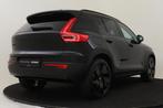 Volvo XC40 B4 (M-HYBRID) PLUS BLACK EDITION -PANO.DAK|HARMAN, Auto's, Volvo, 12 maanden, Euro 6, 4 cilinders, Zwart