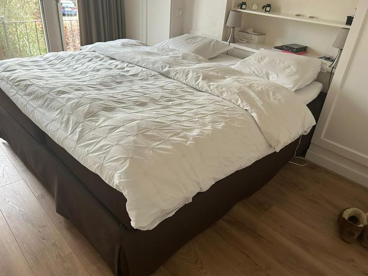 Boxspring bed merk Norma 200x180, Huis en Inrichting, Slaapkamer | Boxsprings, Gebruikt, 180 cm, 200 cm, Tweepersoons, Bruin, Ophalen
