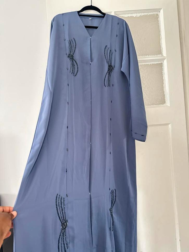 Elegante Dubai Abaya. Nooit gedragen., Kleding | Dames, Jurken, Nieuw, Maat 38/40 (M), Overige kleuren, Ophalen of Verzenden